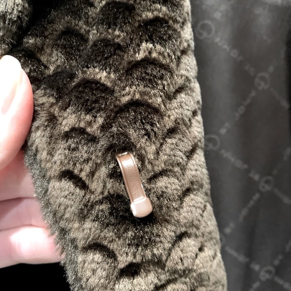 Vintage St. John by Marie Gray Fully Lined Double Breasted Faux Fur Coat - Picture 8 of 13